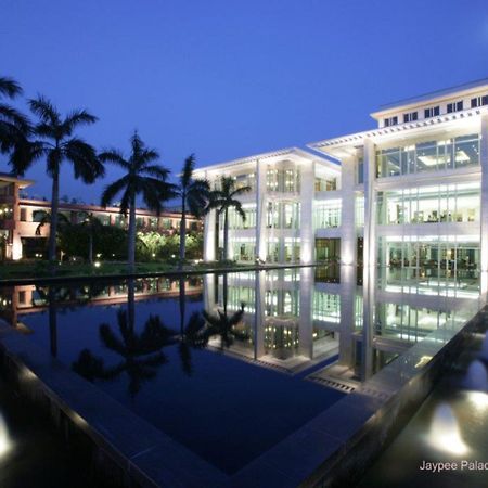Jaypee Palace Hotel Agra  Bagian luar foto