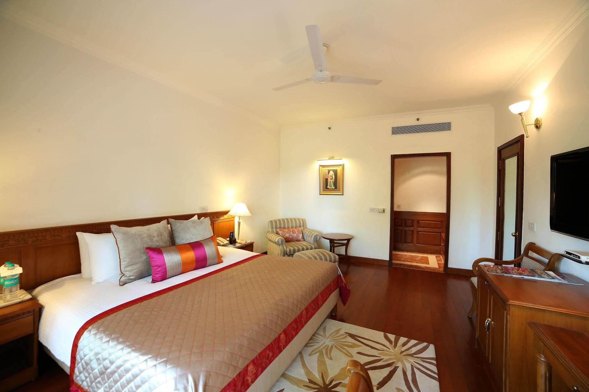 Jaypee Palace Hotel Agra  Bagian luar foto
